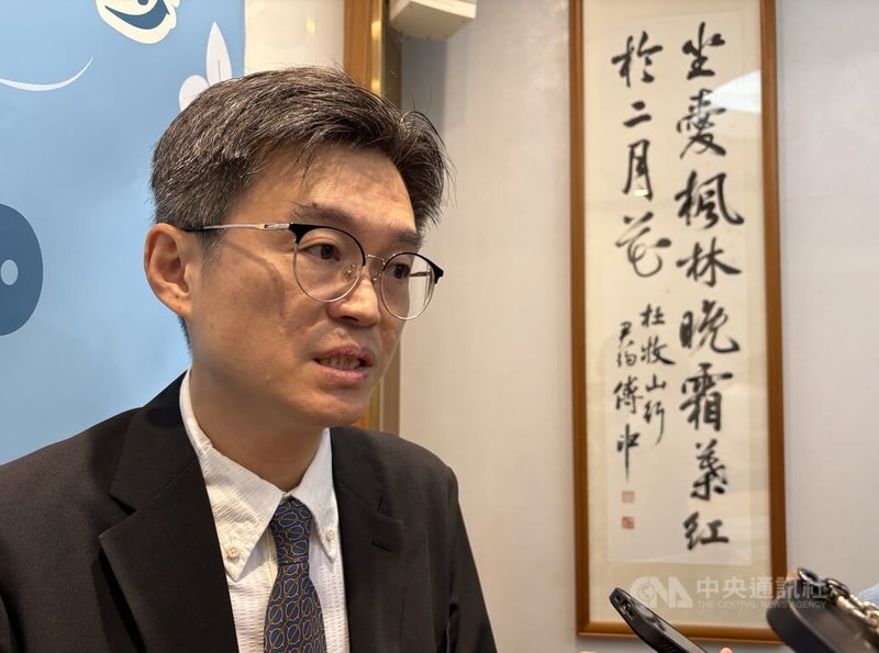 心臟外科權威林芳郁罹患失智症,從林芳郁手中接棒院長位置、有30年師徒情誼的亞東醫院院長邱冠明(圖)20日受訪時深表感嘆,並強調失智將是台灣未來的大問題之一,且將來這一塊只會更重。中央社記者沈佩瑤攝 114年6月20日