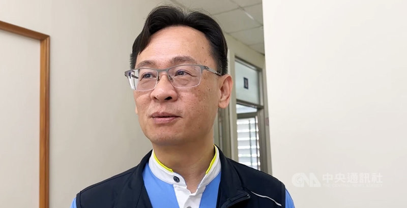 台東區漁會20日召開臨時會,會中提出總幹事李振元(圖)解聘案,理事會認為李振元常年上班不準時、工作怠惰損及漁會權益,經表決解聘;李振元則主張,部分理事資格有問題,會議無效。中央社記者盧太城攝 114年6月20日