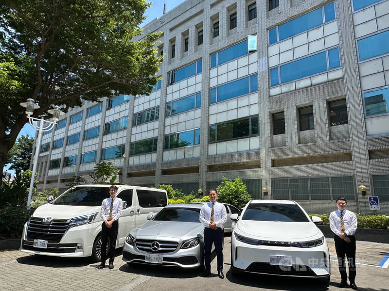 肯驛國際股份有限公司每年提供超過70萬趟機場接送,透過電動車、油電車等各式車輛,搭配禮賓司機,有高市場占有率。中央社記者趙麗妍攝 114年6月23日