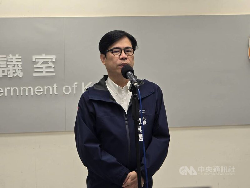 高雄市長陳其邁24日上午在市政會議前接受媒體聯訪時表示,希望民進黨高雄市長初選期程越快越好,盡早決定人選,便於黨內整合。中央社記者蔡孟妤攝 114年6月24日