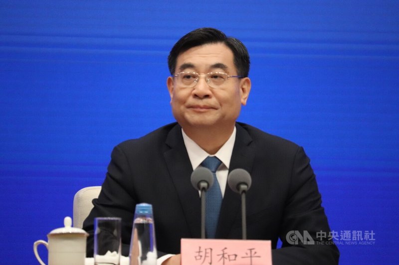 中國國務院新聞辦24日舉行「介紹中國人民抗日戰爭暨世界反法西斯戰爭勝利80週年紀念活動總體安排」記者會。圖為中宣部副部長胡和平。中央社記者呂佳蓉北京攝 114年6月24日