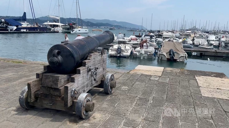 北義海港城市拉斯佩齊亞,不僅以遊艇製造聞名,也是海軍基地及潛艦軍武生產重地。中央社記者黃雅詩拉斯佩齊亞攝 114年6月24日