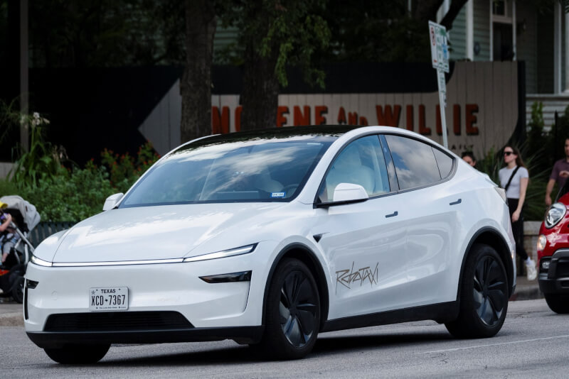 電動車大廠特斯拉自動駕駛計程車(Robotaxi)。(路透社)