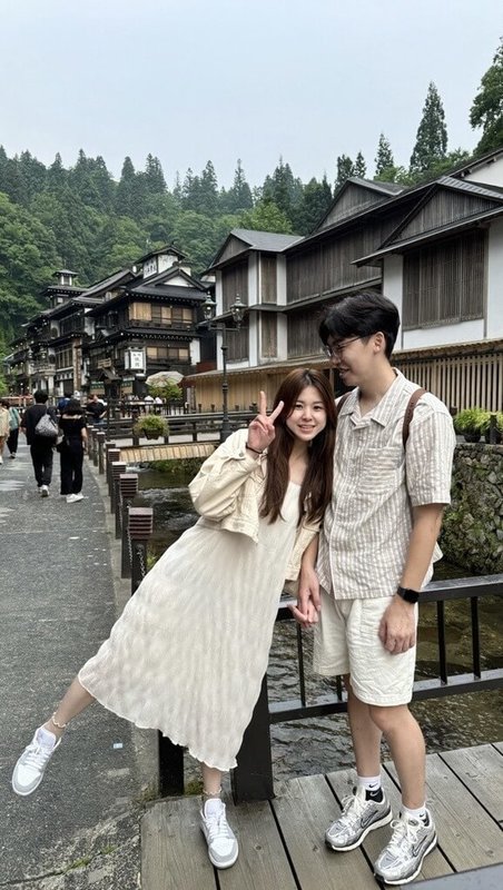 台中市清水警分局女警吳心雅(左)與在大甲警分局任職的員警蔡尚儒(右)為警察情侶檔,勤餘時把握時間讀書,兩人同時考上警大。(吳心雅提供)中央社記者趙麗妍傳真 114年6月24日