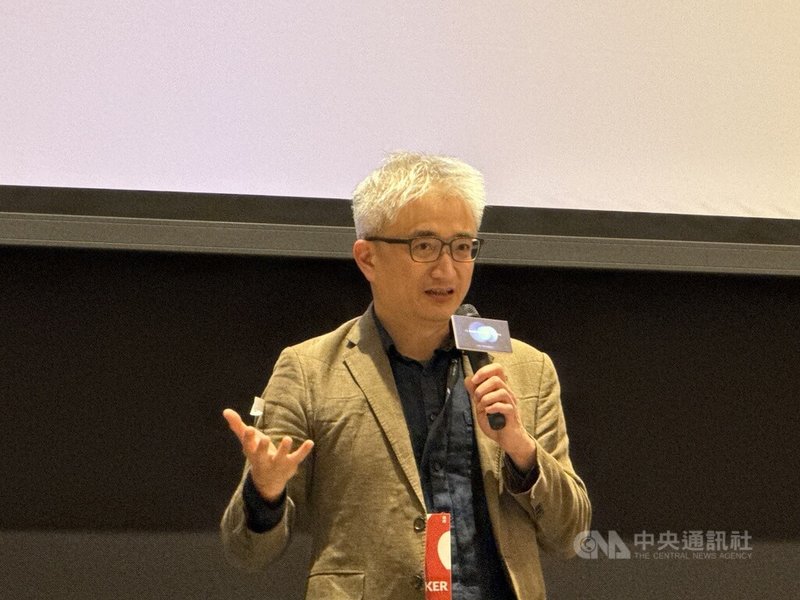 台灣人工智慧實驗室創辦人杜奕瑾25日宣布推出代理型人工智慧(Agentic AI)平台全新版本FedGPT AgentTeam,專精台灣繁體中文語境,能依照企業內部需求,應用於客服、人力資源、行銷、製造、資訊科技等場景。中央社記者吳家豪攝 114年6月25日