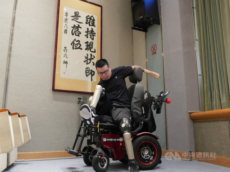 八仙塵爆將滿10週年,傷者黃博煒(圖)25日回新光醫院演講,並分享電影「破風」名言,「有志者,不是從不失敗,而是從不妥協」,未來的路他會繼續走下去。中央社記者徐肇昌攝 114年6月25日