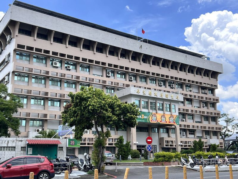 台東律師公會與新北市某公司員工旅遊近日入住墾丁凱撒大飯店並用餐,共23人出現腹瀉等疑似食品中毒症狀。屏東縣政府衛生局(圖)24日已採集檢體送驗。中央社記者李卉婷攝 114年6月26日