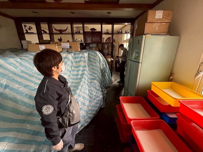 紀姓男子夥同林姓男子等3人隱藏在雲林台西某民宅製作愷他命,雲林地檢署指揮專案小組逮捕紀男等4人,檢方26日偵查終結,依毒品危害防制條例等罪將4人提起公訴。(檢方提供)中央社記者姜宜菁傳真 114年6月26日