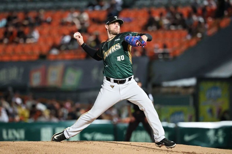 中華職棒台鋼雄鷹隊洋投後勁(Bradin Hagens)(圖)26日先發對上統一獅隊,主投6局失3分,奪下本季第7勝、跨季17連勝。(台鋼雄鷹隊提供)中央社記者楊啟芳傳真 114年6月26日