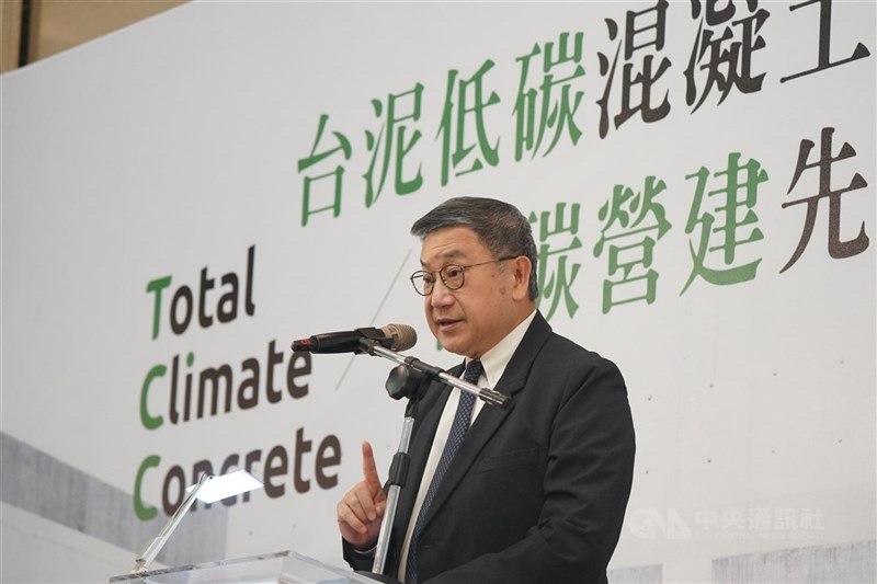 台泥26日宣布旗下荷蘭子公司TCC (Dutch) Holdings B.V.,在國際綠色金融領域簽訂並完成動撥一筆為期五年、規模高達 5億歐元的「綠色貸款」。圖為台泥董事長張安平。(中央社檔案照片)