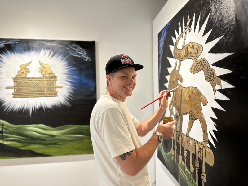 史帝福生長於美國的基督教家庭,去年在台北改信天主教,之後創作靈感源源不絕。(史帝福提供)