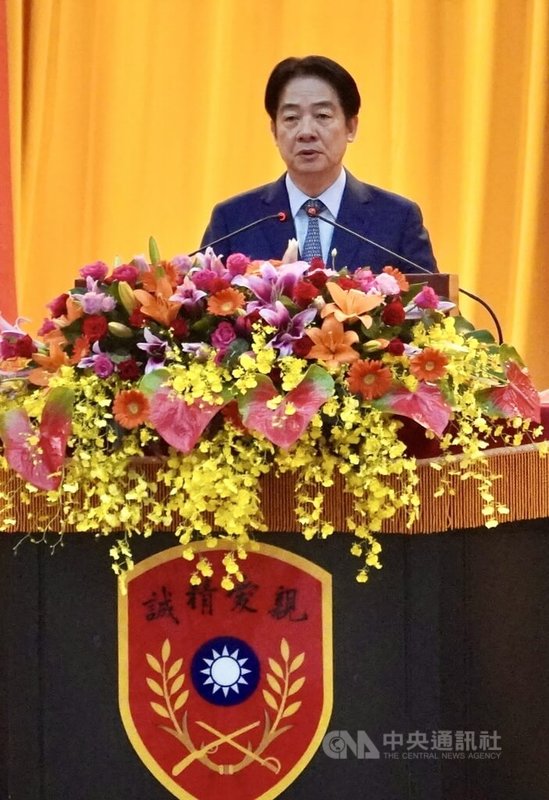 總統賴清德(圖)26日出席三軍八校院聯合畢業典禮致詞表示,面對威權主義威脅及各種滲透手段,大家一定要提高警覺,確保國家、國防及國人安全。中央社記者董俊志攝 114年6月26日