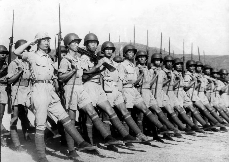國軍新一軍新38師於1943年10月接受校閱,展現壯盛軍容。(羅廣仁提供)中央社記者吳書緯傳真 114年6月27日