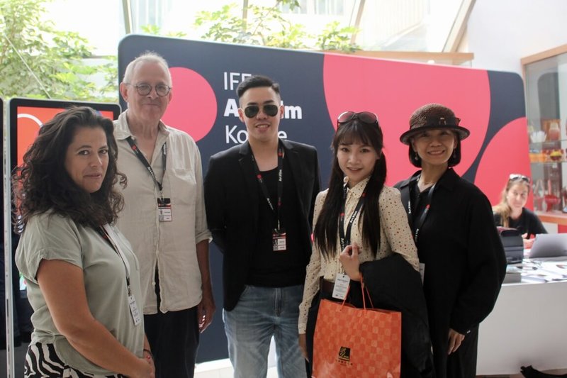 台灣電影短片「人」入選斯洛伐克藝術電影節(IFF Art Film Košice),是今年唯一入選的台灣導演作品。導演郭嘉豪(中)表示,希望台灣電影界能多給年輕創作者機會,讓更多有才華的聲音被聽見。(導演郭嘉豪提供)中央社記者劉郁葶布拉格傳真 114年6月27日