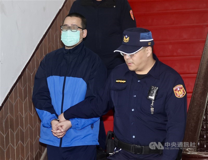 圖為紙雕師蔣嘉凱。(中央社檔案照片)