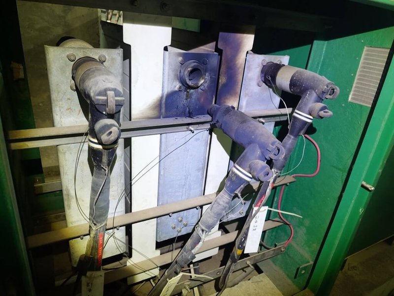 台灣電力公司桃園區營業處表示,29日下午3時38分許,因供電設備熔絲開關底座不良,導致饋線跳脫,事故影響蘆竹區中山路、六福路、福祿一街、五福六路等一帶共3012戶停電,台電獲報後立即派員前往搶修。(台電公司桃園區營業處提供)中央社記者吳睿騏桃園機場傳真 114年6月29日