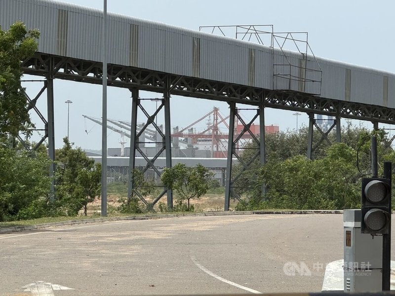 位於斯里蘭卡南部、靠近印度洋的赫班托達港(Hambantota Port)租借給中國,讓斯里蘭卡失去重要戰略據點主導權。中央社記者李晉緯赫班托達攝 114年6月29日