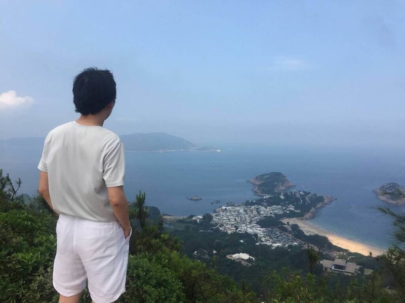 台灣人Michael在香港工作接近10年,他向中央社說,感受到香港過去幾年政治環境的變化,但因為要找新工作不容易,所以暫時還未離開香港。圖為Michael在香港龍脊爬山時拍攝。(受訪者提供)中央社記者陳鎧妤傳真 114年6月30日