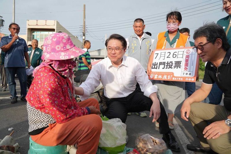民進黨秘書長林右昌(中)29日赴雲林參與罷免國民黨立委丁學忠活動。(民進黨提供)中央社記者葉素萍傳真 114年6月30日