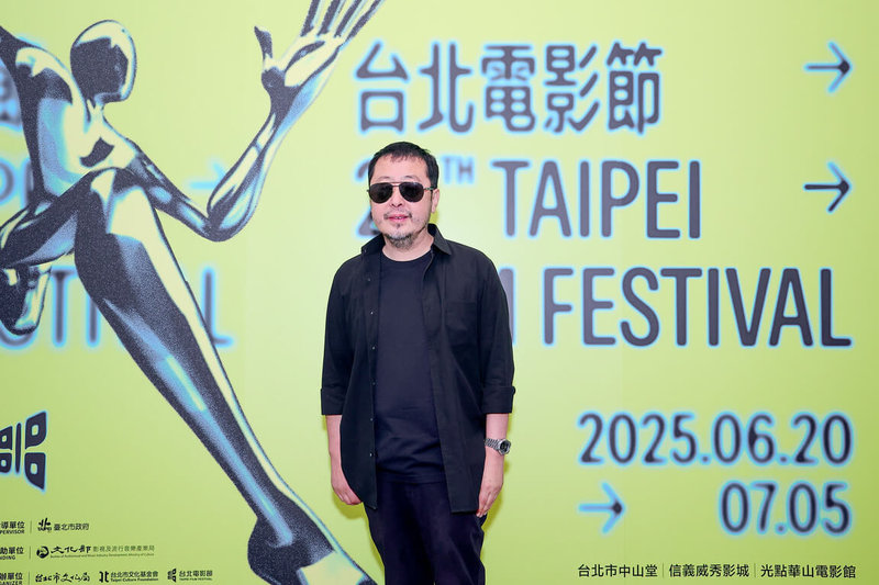 中國導演賈樟柯(圖)帶著作品「風流一代」來台首映,30日出席台北電影節媒體茶敘,分享創作的改變歷程與影像背後的社會觀察。(台北電影節提供)中央社記者洪素津傳真 114年6月30日