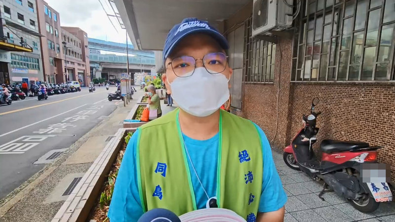 前基隆市民政處長張淵翔、前國民黨基隆市黨部主委吳國勝涉非法利用個資助罷免,法院1日裁定延押。國民黨立委林沛祥罷免案領銜人陳青逸(前)2日表示,林沛祥身為國民黨基隆市黨部主委應向國人道歉。(讀者提供)中央社記者王朝鈺傳真 114年7月2日