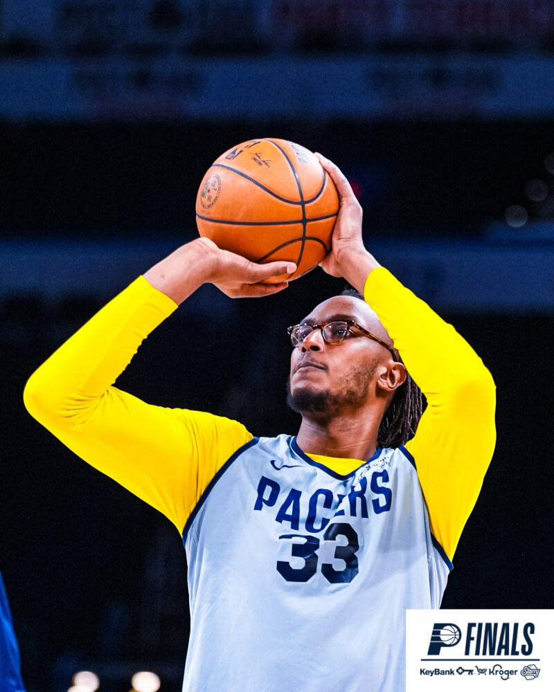 公鹿以4年約31億新台幣簽下溜馬中鋒特納。(圖取自facebook.com/pacers)