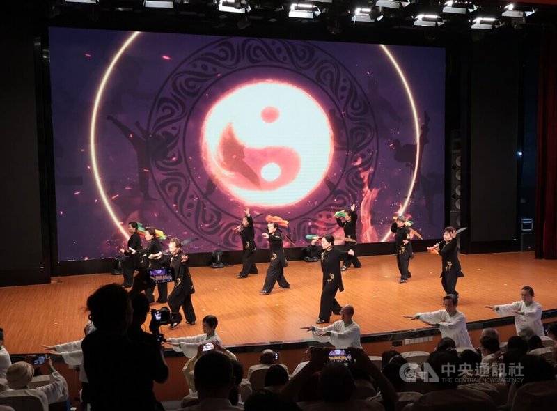 上海市閔行區推動2025年第3屆「上海閔行.台灣月」活動,3日開幕式現場有太極拳表演。中央社記者李雅雯上海攝 114年7月3日