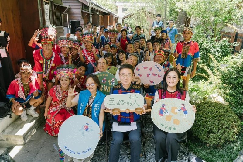 屏東縣牡丹鄉高士部落在莫拉克風災後成功發展林下經濟,並推動地方創生,農業部林保署3日舉行記者會,介紹屏東分署主辦的「djalan造路的人—牡丹鄉高士部落青年返鄉與保育之路」特展,即日起至8月10日,於林保署位在台北市金山南路的保育小站展出。(林保署提供)中央社記者汪淑芬傳真 114年7月3日