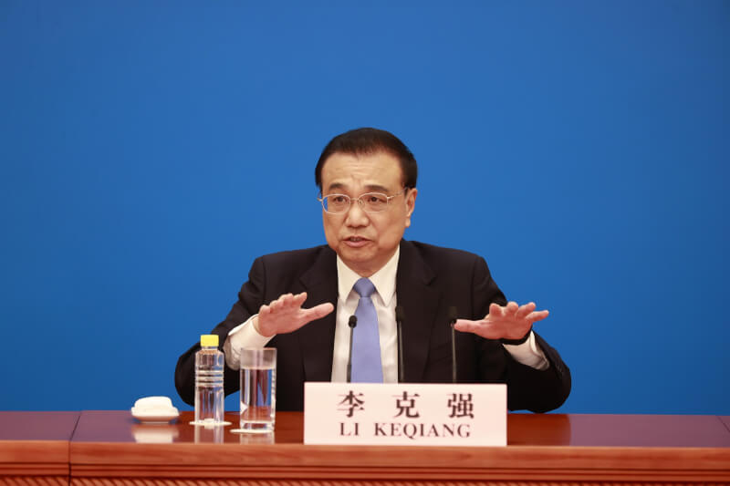 圖為2022年李克強在北京舉行任內最後一次的總理記者會。(中新社)