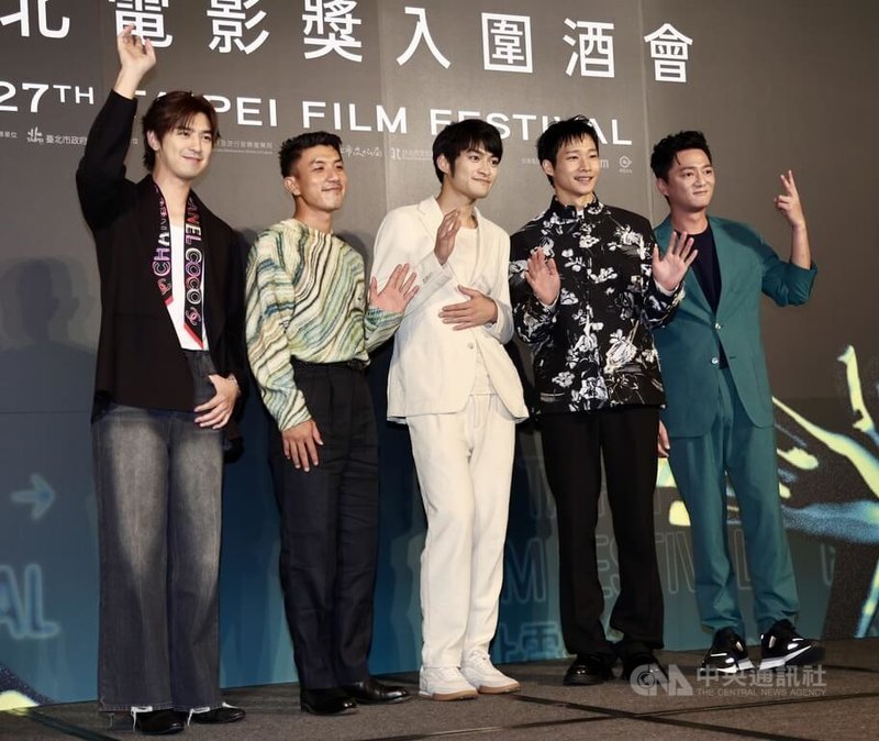 2025台北電影獎入圍酒會4日晚間在台北舉行,入圍本屆最佳男主角的演員陳柏霖(左起)、萬洛.隆甘迦、潘綱大、黃冠智、藍葦華齊聚一堂。中央社記者張皓安攝 114年7月4日