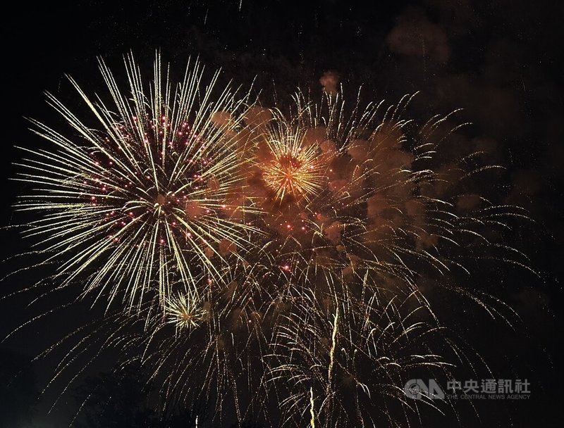 適逢美國獨立紀念日249週年,全美各地4日有多場慶祝活動,包括華府的夜間煙火秀。中央社記者侯姿瑩華盛頓攝 114年7月5日