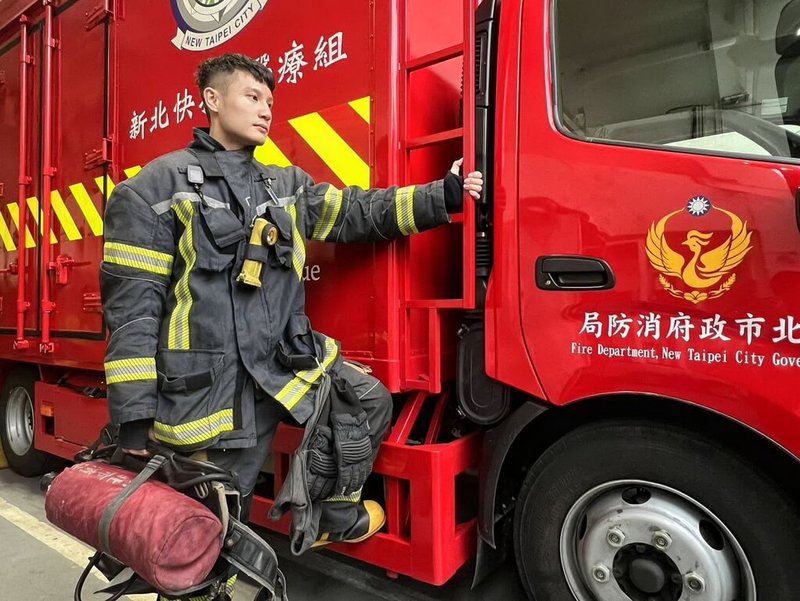 新北市消防局特搜大隊慈福分隊員陳鵬畯(圖)在2025世界警察消防運動會拳擊項目奪冠,不僅在職場上救災與救護表現亮眼,場外運動也展現優異能力。(新北市消防局提供)中央社記者黃旭昇新北市傳真 114年7月5日