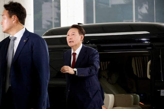 韓國前總統尹錫悅(後)。(路透社)