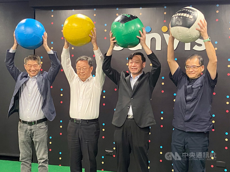 陽光基金會在台北社企大樓1樓新增開辦「陽光活力中心八德二館」,7日正式開幕,並舉辦開幕記者會,盼共融運動,助銀髮族及身障者延緩老化。中央社記者曾以寧攝 114年7月7日