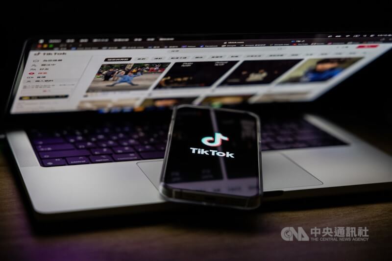 TikTok出售在美國業務的期限將至,傳正為美國用戶開發全新版本的應用程式。(中央社檔案照片)