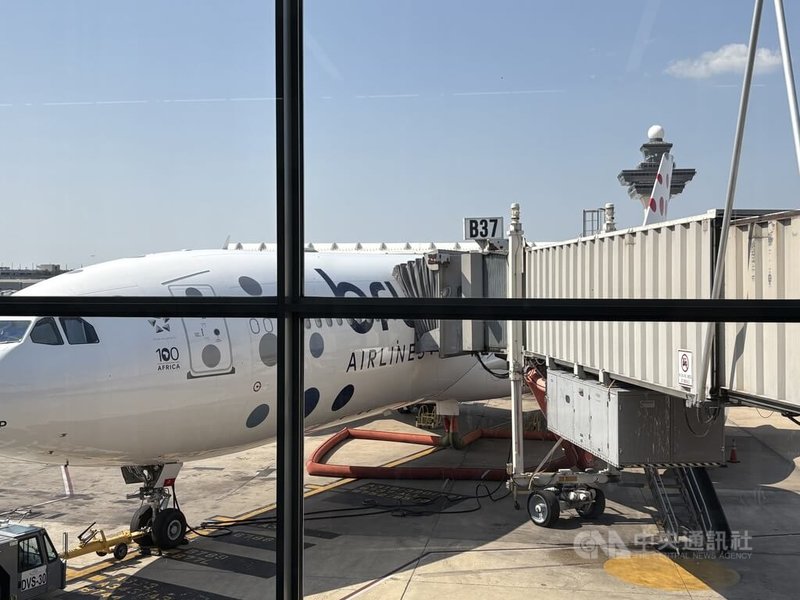 美國國土安全部8日宣布，旅客即刻起在機場安檢時不需脫鞋，為多年的規定劃下句點。圖為雷根華盛頓國家機場一處，攝於6月4日 中央社記者鍾佑貞華盛頓攝 114年7月9日