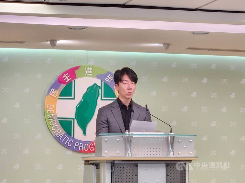 民進黨發言人吳崢（圖）9日主持中常會後記者會。中央社記者葉素萍攝  114年7月9日