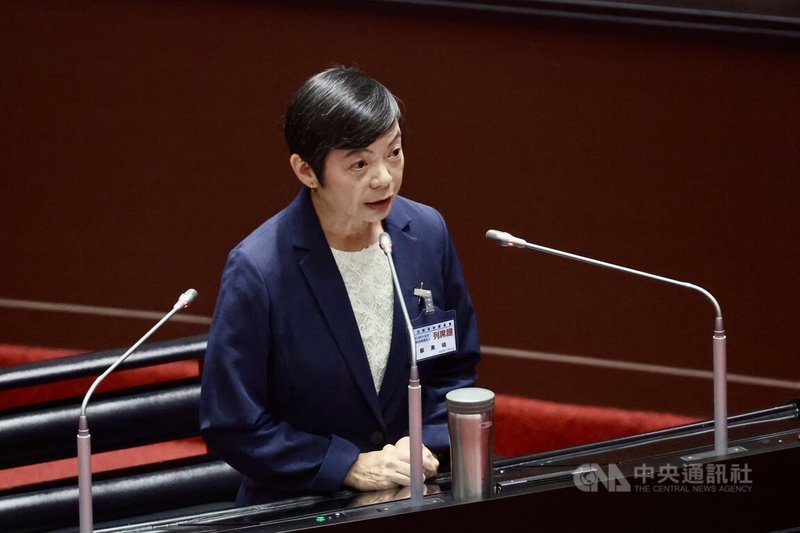 司法院副院長被提名人蘇素娥（圖）9日列席立法院全院委員會接受審查，她指出，如能獲立院同意通過，她將輔佐、協助司法院長關注多項議題，包含捍衛審判獨立，以公平正義為司法核心價值等。中央社記者王飛華攝  114年7月9日