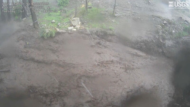 美國新墨西哥州季風豪雨造成暴洪,魯伊多索河氾濫成災。(United States Geological Survey/Handout via路透社)