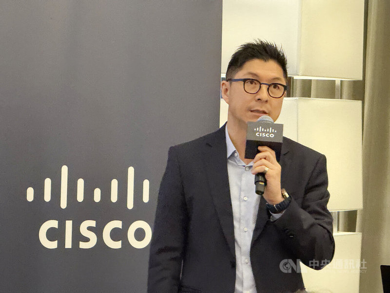 網通大廠思科(Cisco)10日公布2025全球網路趨勢調查,思科台灣總經理林岳田(圖)表示,79%的台灣企業曾遭遇重大網路中斷事件,主要原因包括網路攻擊、流量雍塞與設定錯誤。中央社記者吳家豪攝 114年7月10日