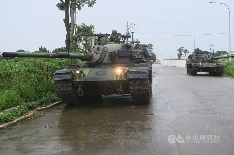陸軍機步269旅CM11戰車在大園執行警戒。中央社記者吳書緯攝 114年7月10日