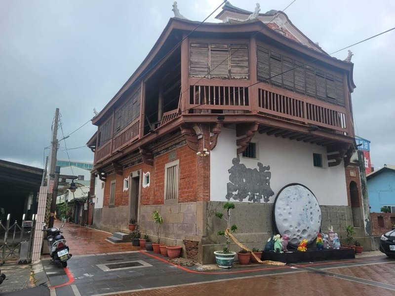 颱風丹娜絲重創台南，全市50處古蹟及歷史建築受損。圖為鹽水八角樓損壞。（台南市政府提供）中央社記者張榮祥台南傳真 114年7月12日