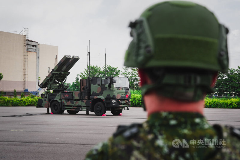 漢光41號實兵操演13日進入第5天,21砲指部的陸射劍二發射車進入桃園蘆竹一帶戰術區域,確保中低空域的空防。中央社記者游凱翔攝 114年7月13日