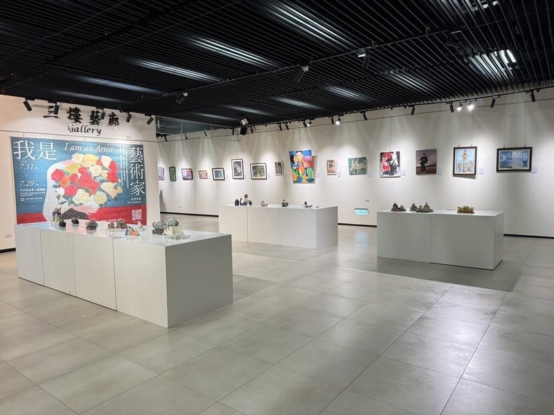 衛生福利部八里療養院集結上百名康復病友的多元媒材藝術作品,舉辦「我是藝術家」畫展,即日起至7月29日於中正紀念堂管理處3樓藝廊展出。(八里療養院提供)中央社記者曾以寧傳真 114年7月14日