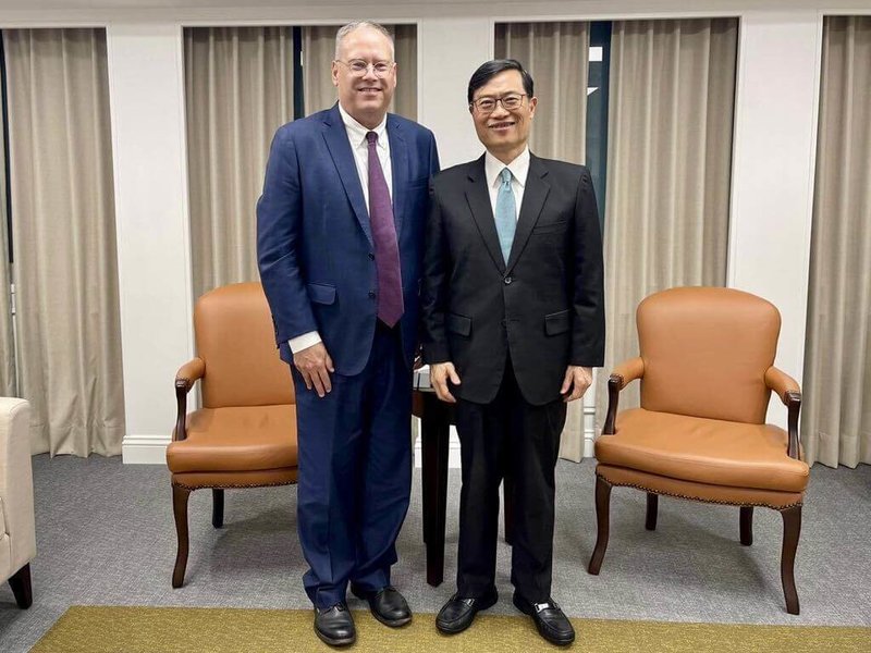 策略諮詢公司美商亞洲集團（The Asia Group）14日宣布，延攬前經濟部政務次長陳正祺擔任台灣辦公室資深顧問，右起為陳正祺、The Asia Group管理合夥人唐偉康（Kurt Tong）。（The Asia Group提供）中央社記者吳家豪傳真 114年7月14日