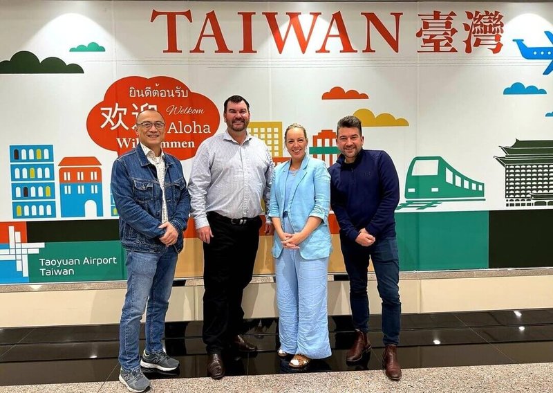 澳洲跨黨派州議員團14日訪台，左起為劉忠（Trung Luu，前譯：盧）參議員、泰福（Sam Telfer）眾議員、希斯（Renee Heath，另譯：席瑞妮）參議員及布爾（Josh Bull，另譯：牛喬許）眾議員。（外交部提供）中央社記者楊堯茹傳真　114年7月14日