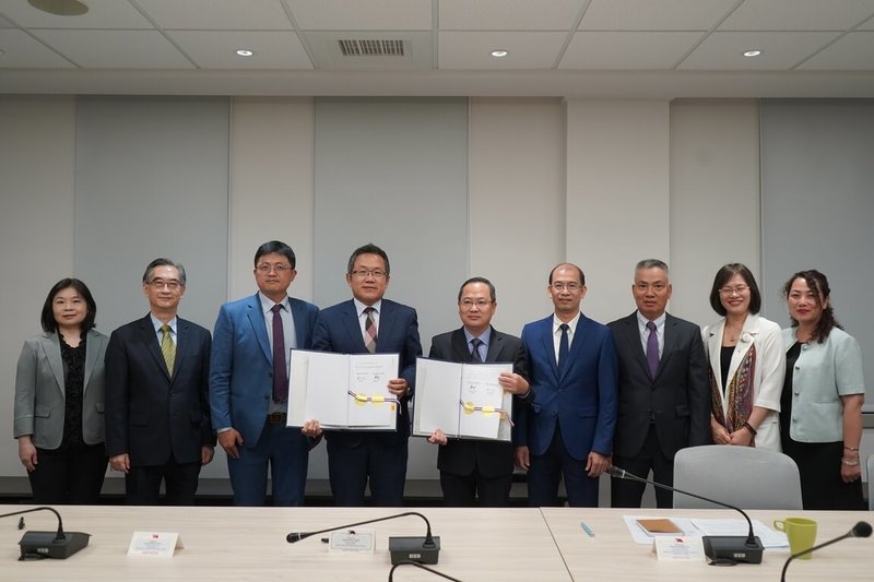 為深化台越教育夥伴關係,駐越南台北經濟文化辦事處與駐台北越南經濟文化辦事處日前簽署教育合作協定,希望進一步強化台越教育合作架構與實質成效。(教育部提供)中央社記者許秩維傳真 114年7月14日