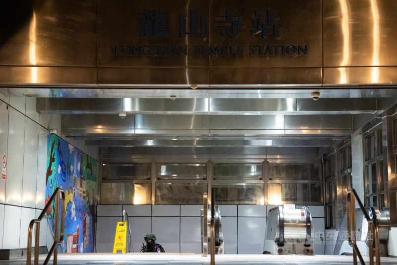 圖為官兵實施警戒。中央社記者游凱翔攝 114年7月14日