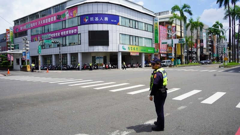2025城鎮韌性(防空)演習16日下午在屏東縣等地舉行,在警報響起後,街頭隨即淨空無人車。屏東縣警局表示,演習過程中無人違規。(屏東縣政府警察局提供)中央社記者黃郁菁傳真 114年7月16日