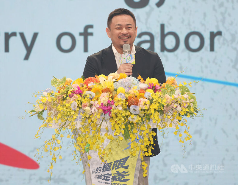 勞動部長洪申翰(圖)16日下午在台北出席「第55屆全國技能競賽」開幕典禮,致詞勉勵參賽選手全力以赴,爭取佳績。中央社記者張新偉攝 114年7月16日